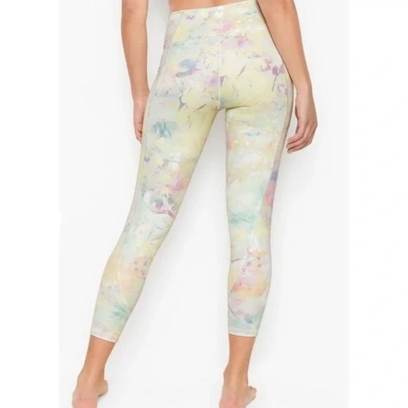 Victoria's Secret Flow On Point Pockets Legging in Pastel Rainbow Leaves Sz 4 - Picture 16 of 16